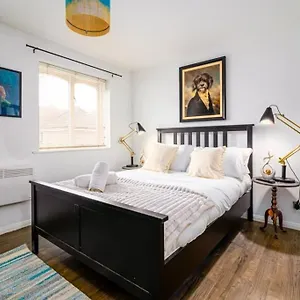 The Telegraph Place Apartment London
